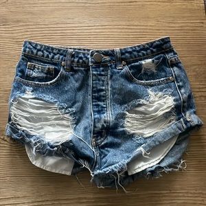 Signature8 Distressed Shorts